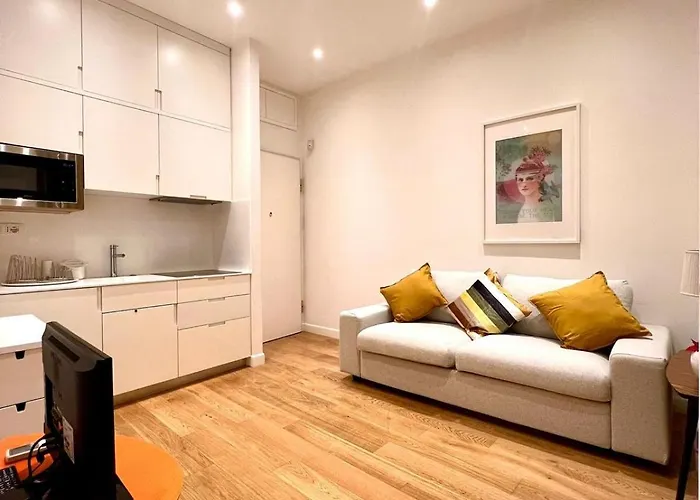 Via Del Corso Home Roma